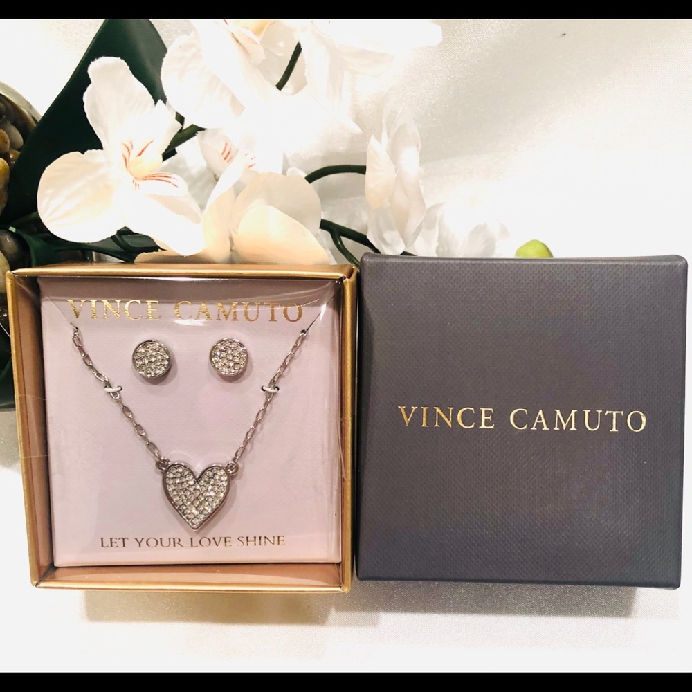 🌺Vince Camuto Crystal Heart Necklace/Earrings Set
